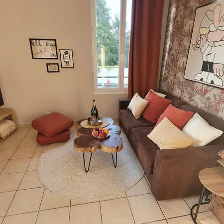 Urbain - Dionysos - Parking * Épernay